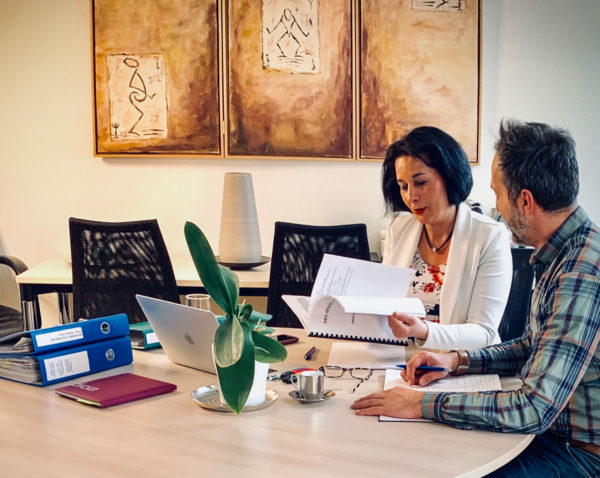 Consultation en nos locaux,  par téléphone, skype, zoom ou kmeet.